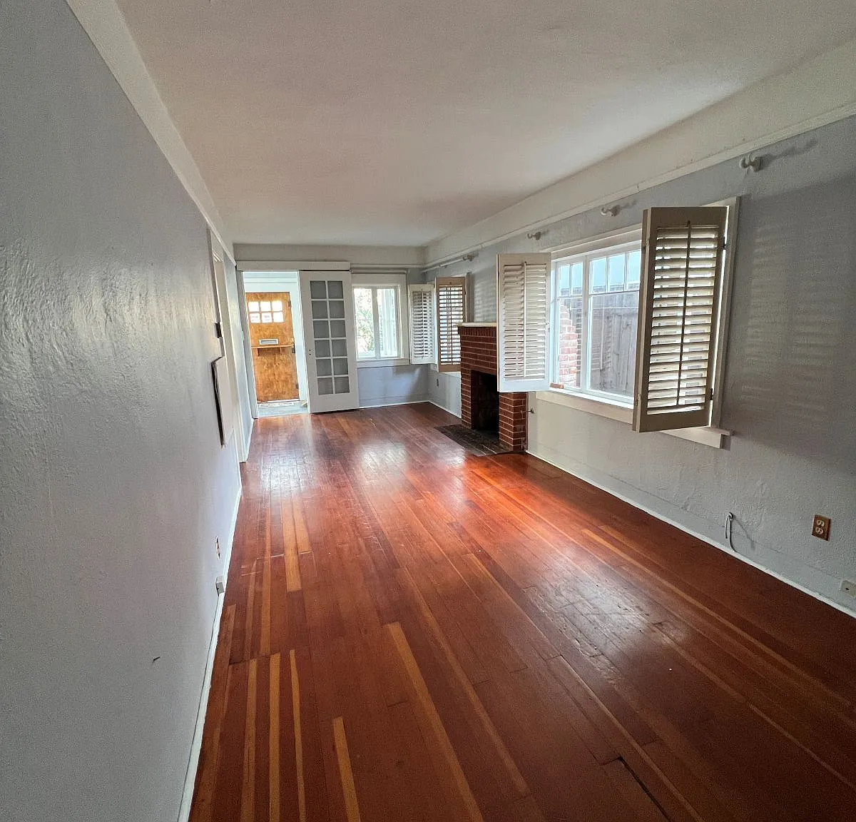 3 bed, 970 sqft, $4,950 — Photo 4