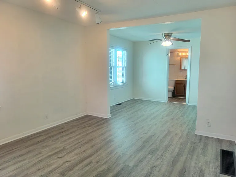 5932 Lakeside Ave — Photo 10