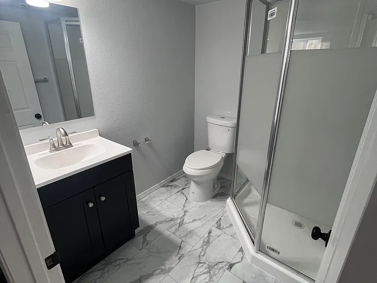 4551 4th Ave NE #B — Photo 7