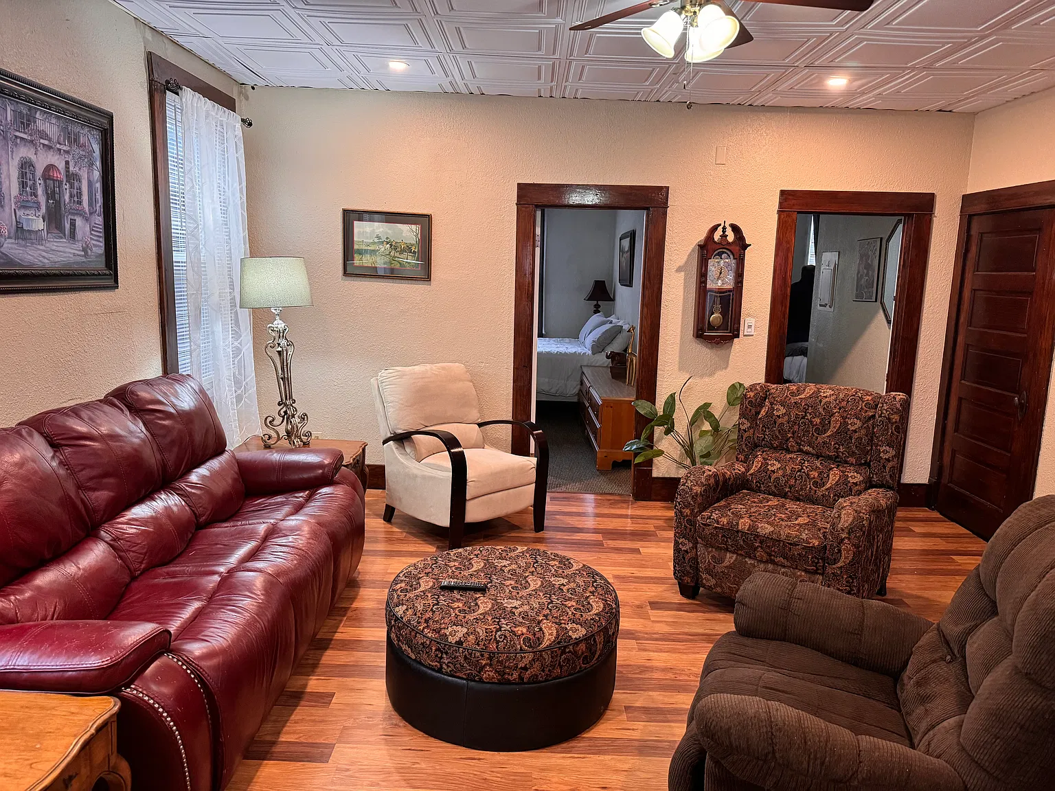 3 bed, 1600 sqft, $1,600 — Photo 1