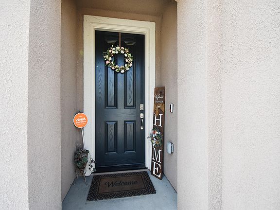4th image of 3933 E Kaweah Avenue