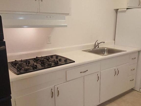 5th image of 515 S Norfolk St APT 1