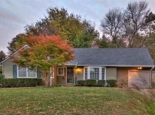 2711 W 73rd St, Prairie Village, KS 66208