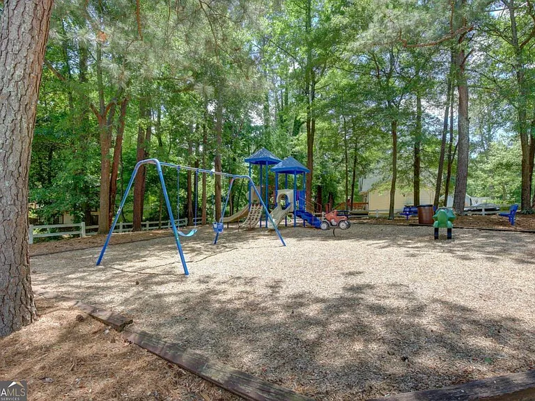 109 Boxwood Ct — Photo 24