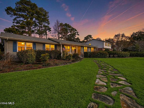 3rd image of 225 Tanbridge Road