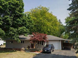 1825 S Browns Lake Dr, Burlington, WI 53105