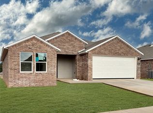 3011 Laredo Ln, Gravette, AR 72736