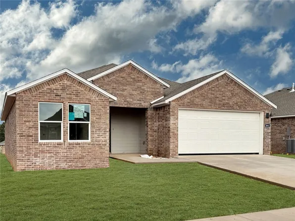 3011 Laredo Ln, Gravette, AR 72736