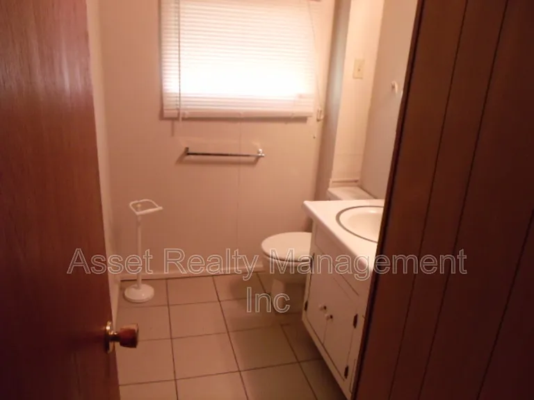 102 Wainwright Rd — Photo 18