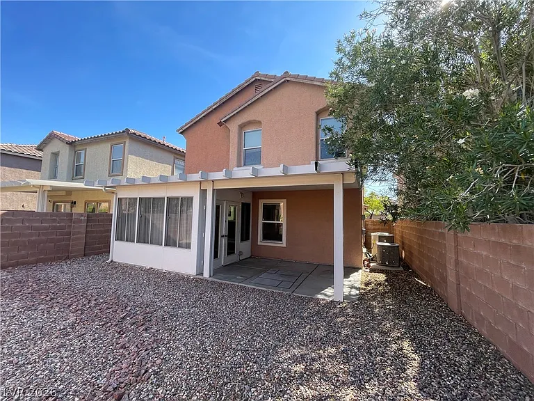 817 Purdy Lodge St — Photo 10