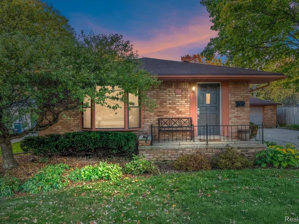 535 Jamaica Dr, Troy, MI 48083