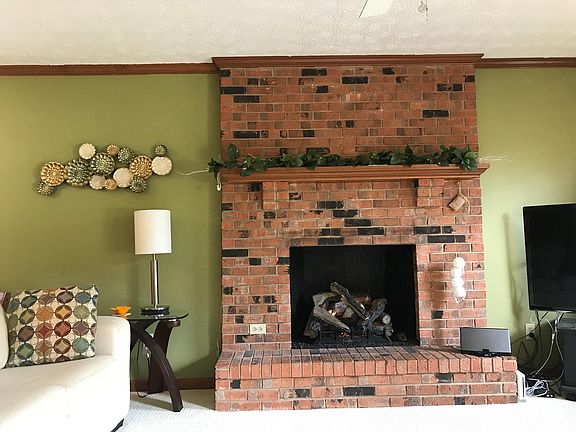 Gas fireplace-new in 2017