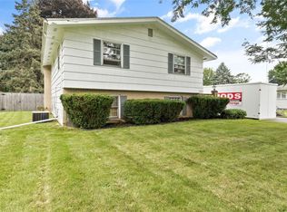 8 Amanda Dr, Rochester, NY 14624