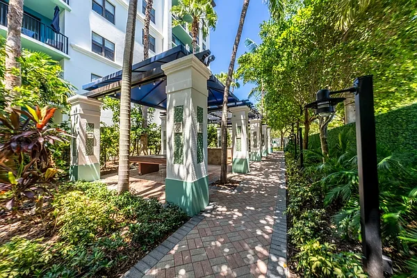 Aviah Flagler Village — Photo 20