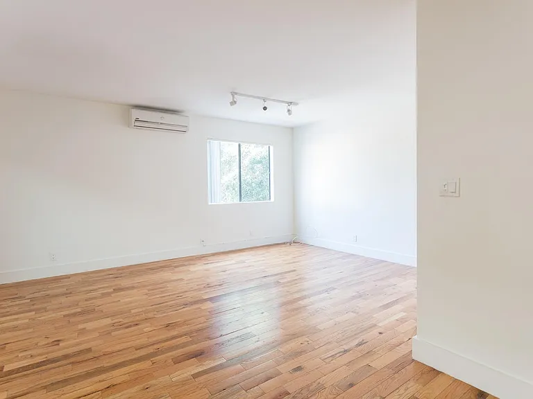 6208 Arroyo Glen St #6 — Photo 5
