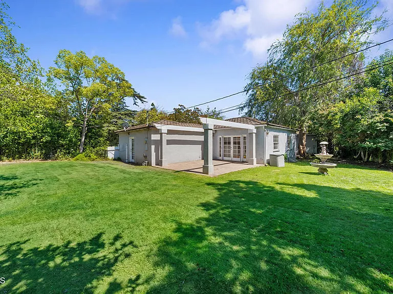 2335 Lorain Rd — Photo 12