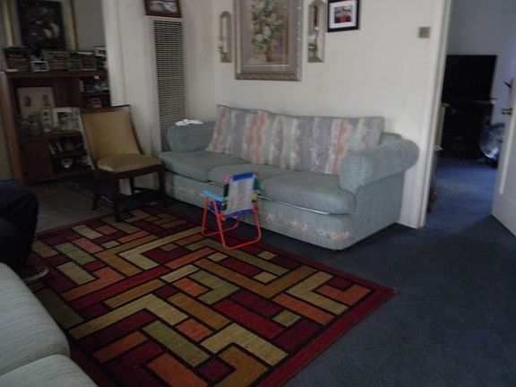4th image of 100 N 33rd St