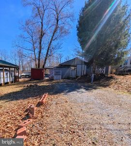 5 Yogi Bear Ln, Falling Waters, WV, 25419