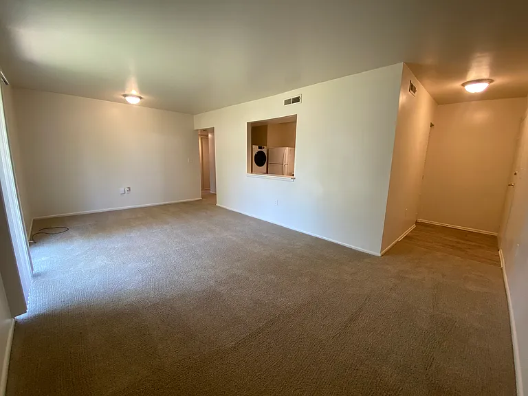 County Green Apartments — Photo 26