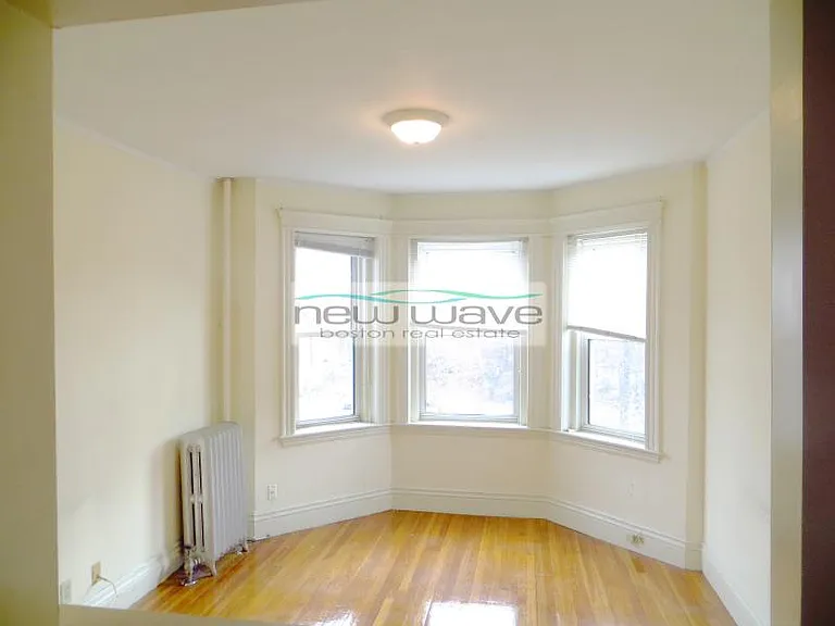 102 Queensberry St #11 — Photo 6