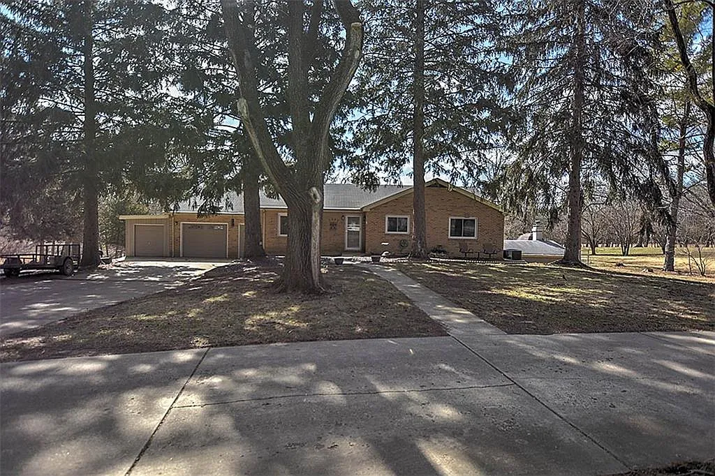 3357 E Orchard Dr photo 1