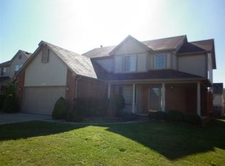 2590 Parasol Dr, Troy, MI