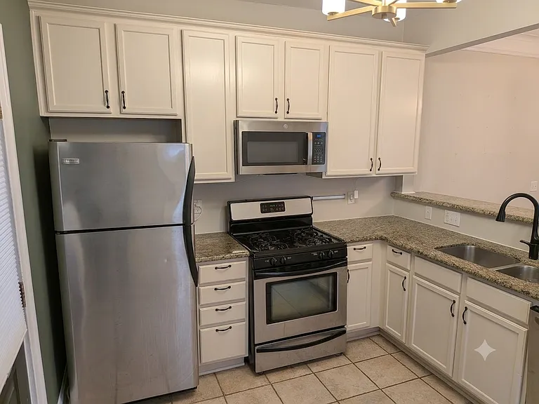 2300 Girard Ave S #102 — Photo 17