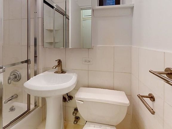 5th image of 171 E 83rd St APT 5C