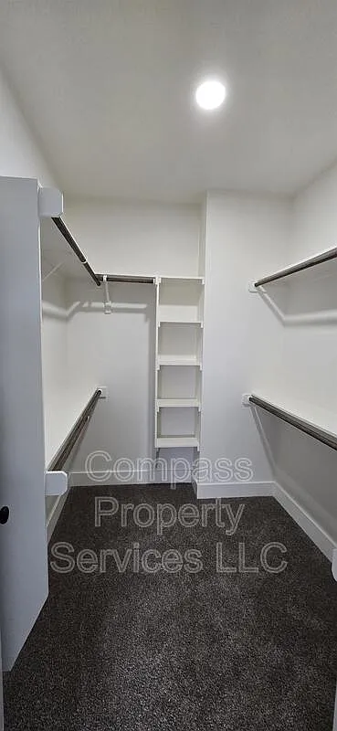 4 bed, 2.5 bath, 2103 sqft, $3,200 — Photo 4