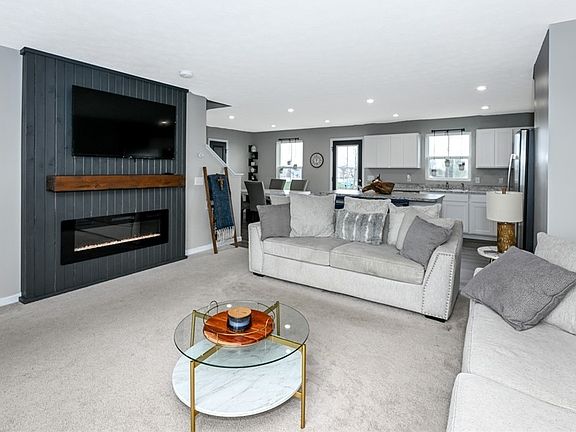 4th image of 2707 Himelrigh Blvd