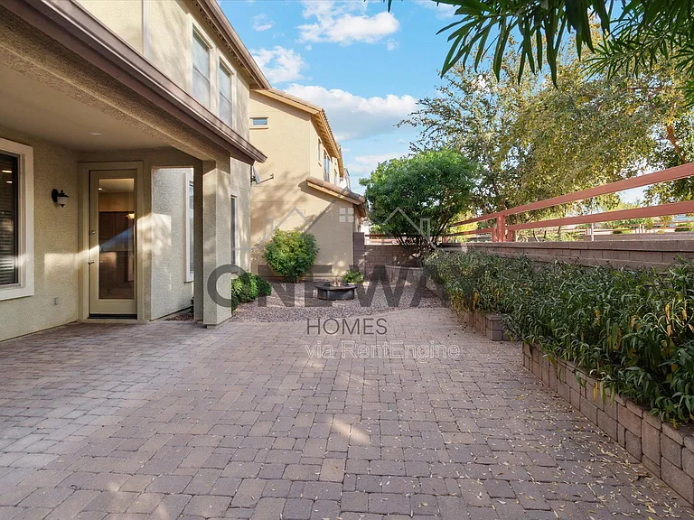 18815 E Swan Dr — Photo 24