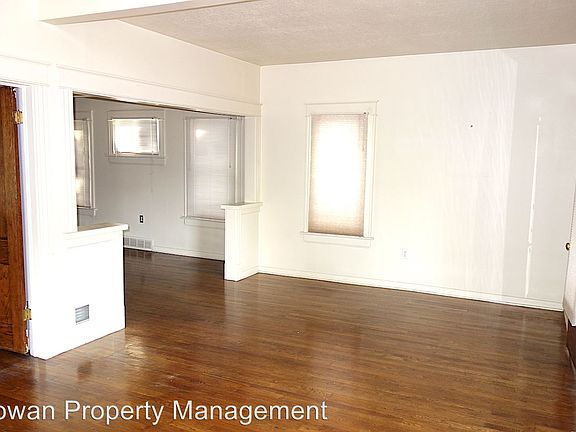 3rd image of 706 E 41st St