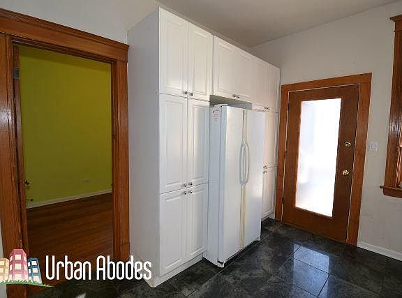 4th image of 3838 N Kenmore Ave #Ua1