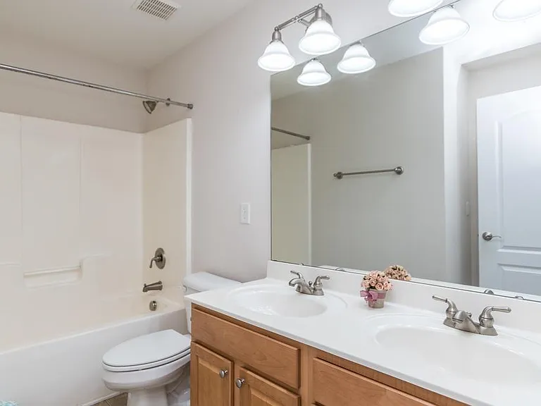 2nd Floor Bathroom