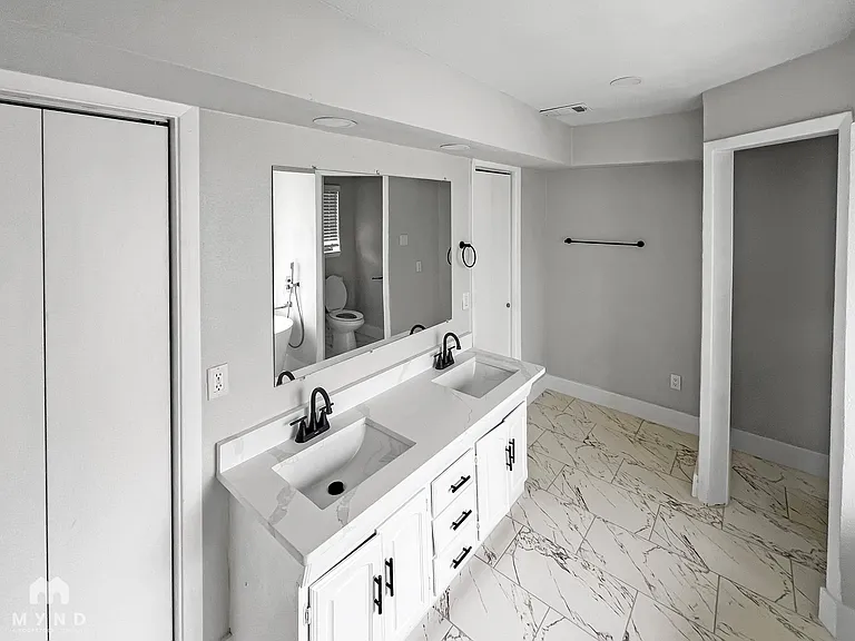 1215 Spring Lake Dr — Photo 18