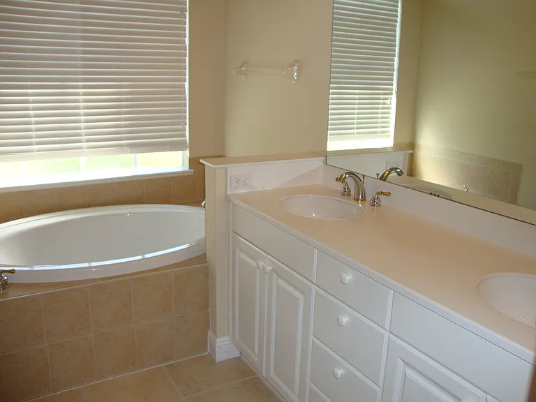 13942 Bently Cir — Photo 6