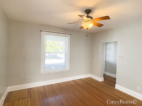 4th image of 2737 Minot Ave #1