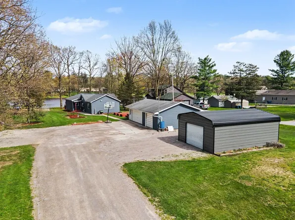 5494 N Lake Sanford Rd, Sanford, MI 48657