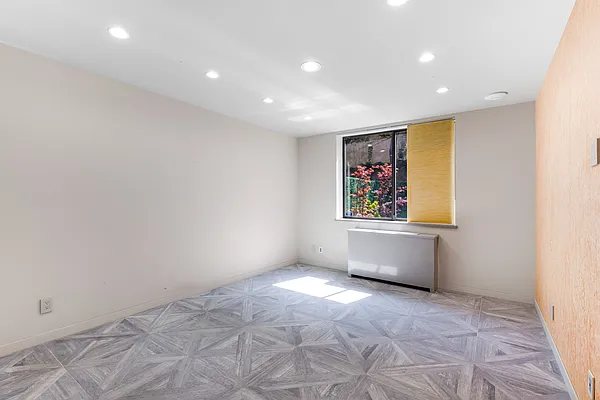 Rented by SERHANT. | media 27