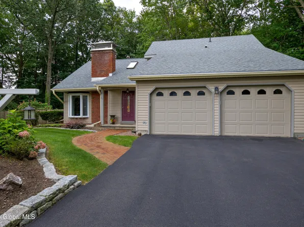 24 Algonquin Road, Clifton Park, NY 12065