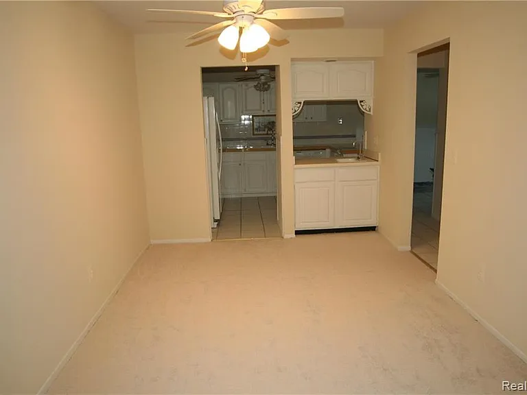 20871 Glen Haven Cir W — Photo 15