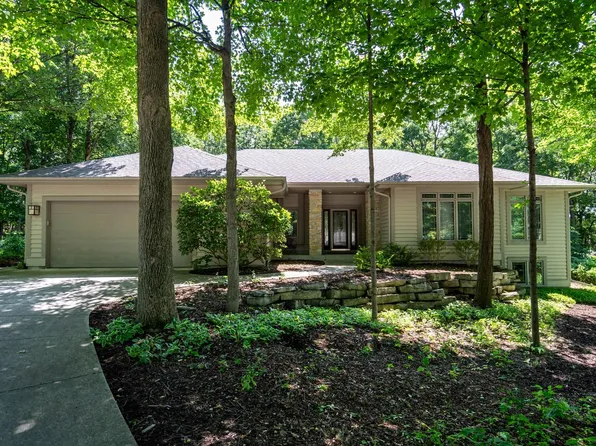 N74W22529 Twin Oaks COURT, Sussex, WI 53089