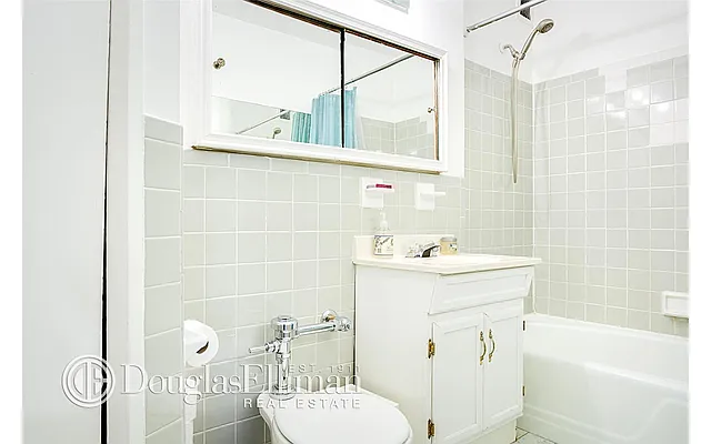Sold by Douglas Elliman | media 25
