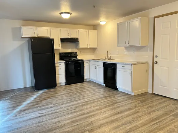 Westwood Park Apartments, 815 Eatonville Hwy W #A04, Eatonville, WA 98328