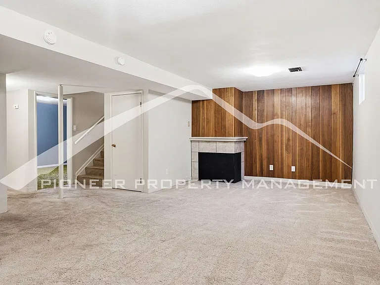 655 S Xenon Ct — Photo 22