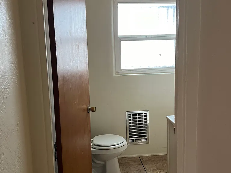1230 Girard Blvd NE #B — Photo 6
