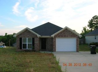 111 Southridge Ct, Opelika, AL 36804