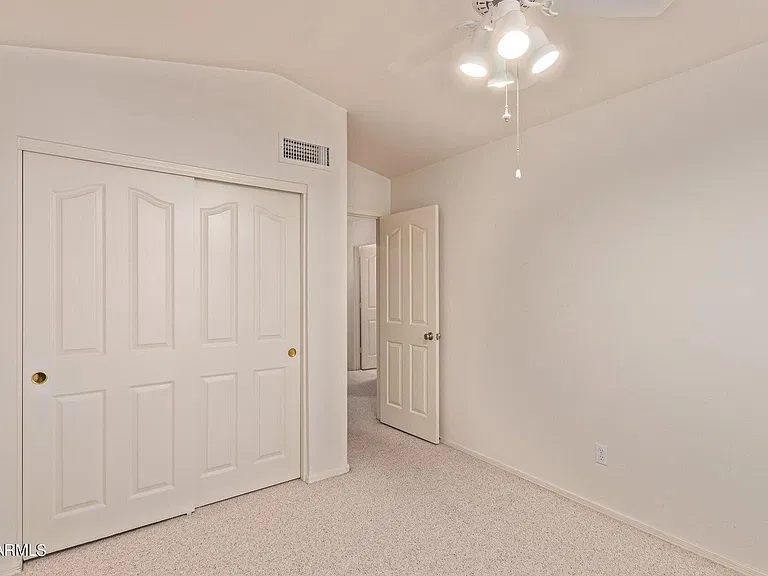 1175 W Myrna Ln — Photo 22