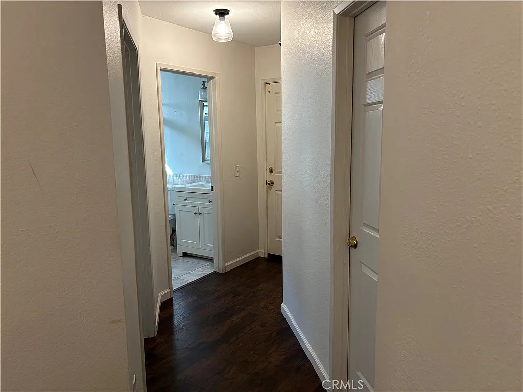 2 bed, 700 sqft, $1,500 — Photo 4