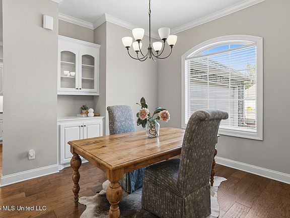 4th image of 125 Western Ridge Cir